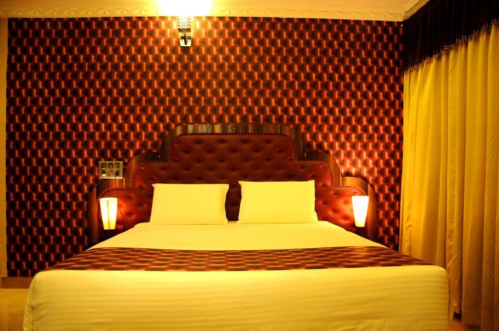 Jal Mahal Resort And Spa Maisúr Pokoj fotografie
